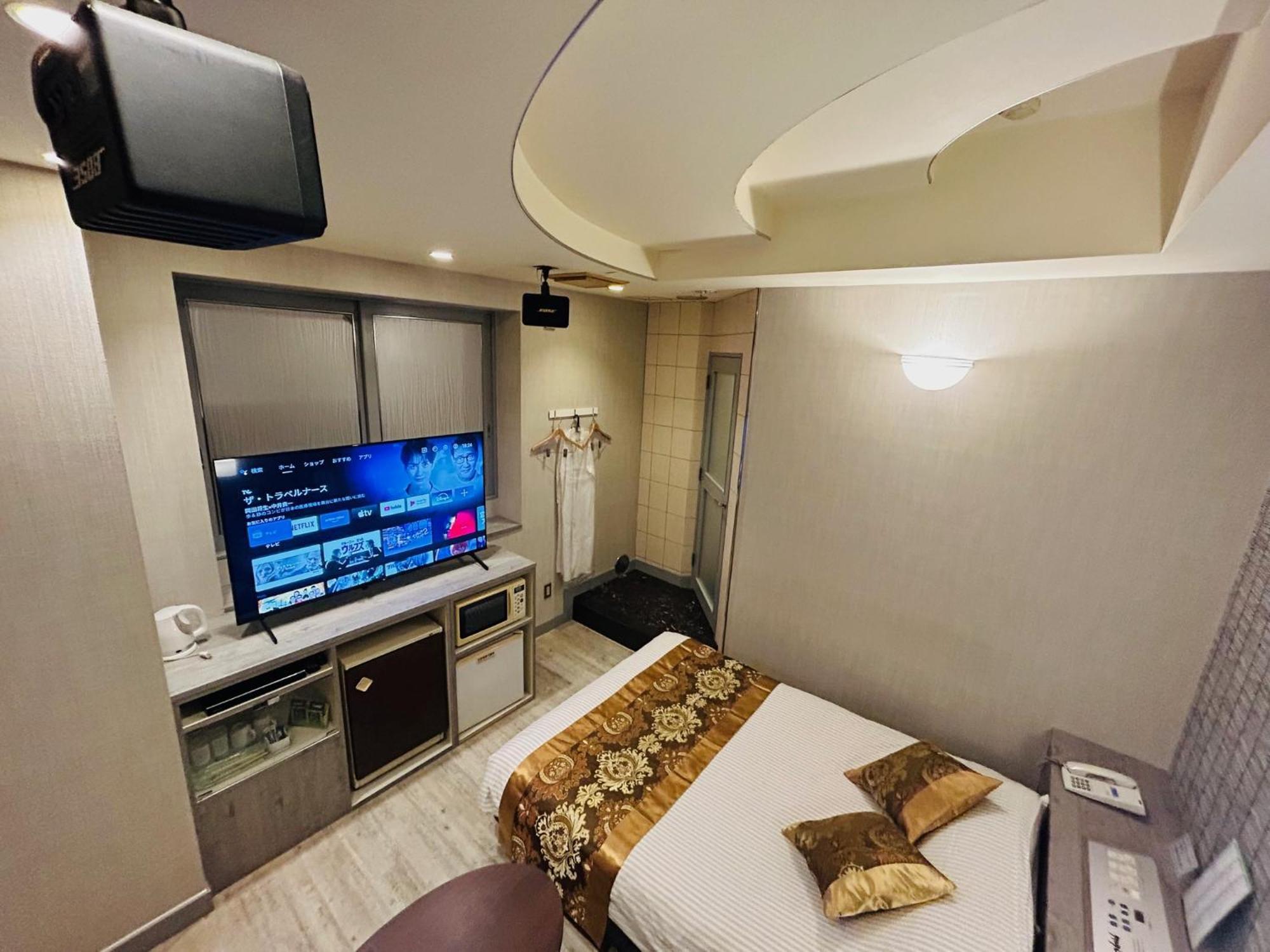 Hotel Crystal 大人専用 Präfektur Tokio Exterior foto