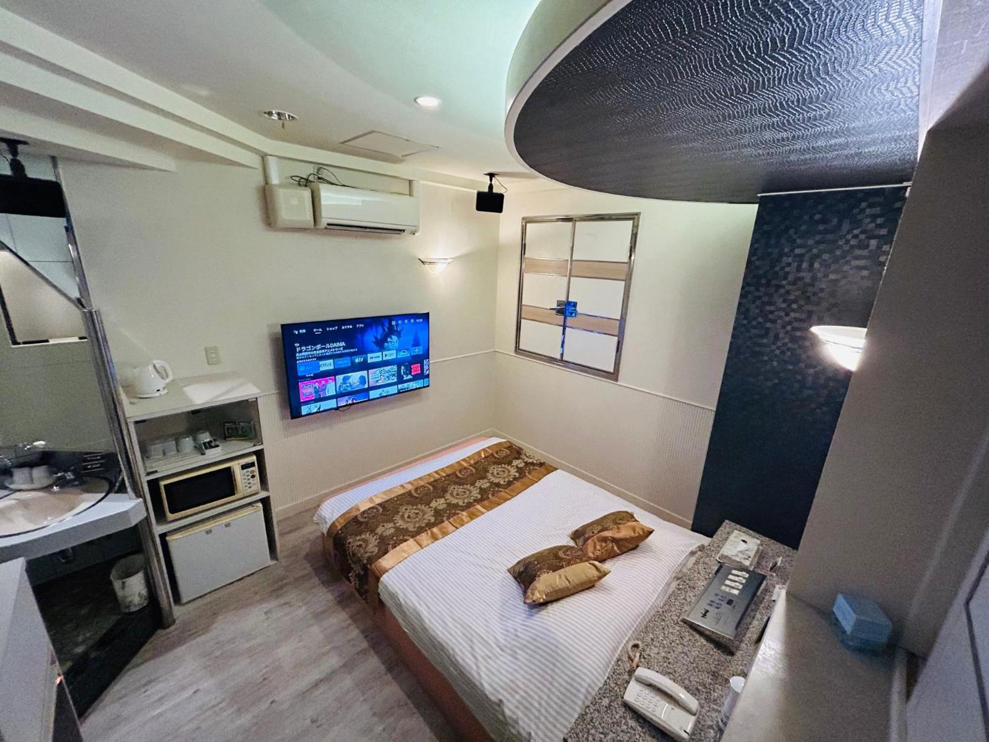 Hotel Crystal 大人専用 Präfektur Tokio Exterior foto